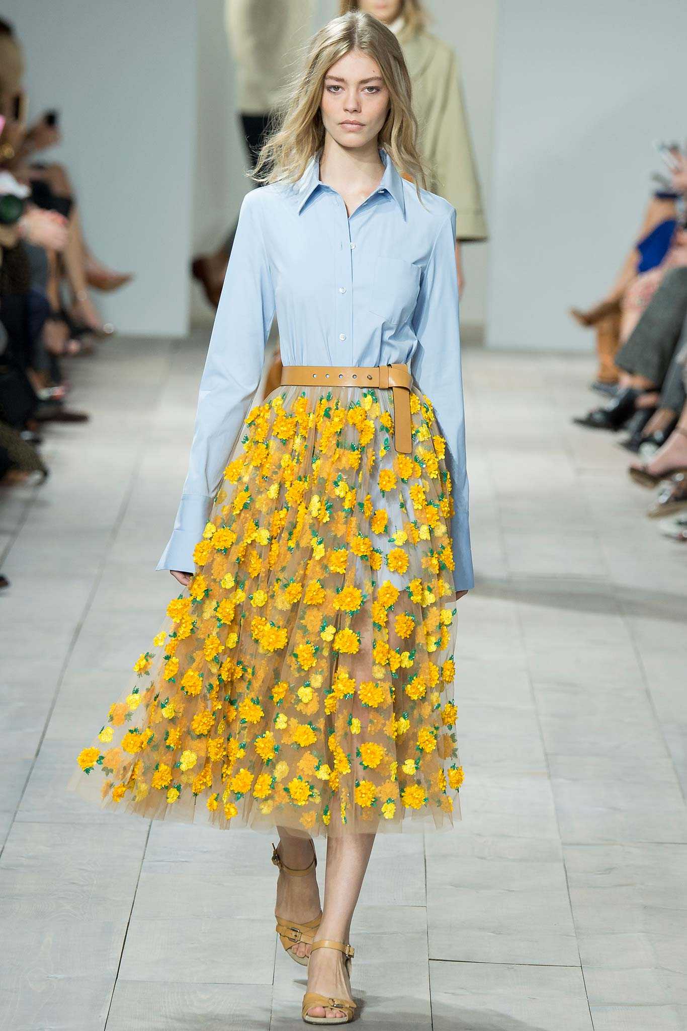Мода 2021 года: фото в женской одежде весна-лето от эвелины хромченко (модные тенденции, тренды и новинки)