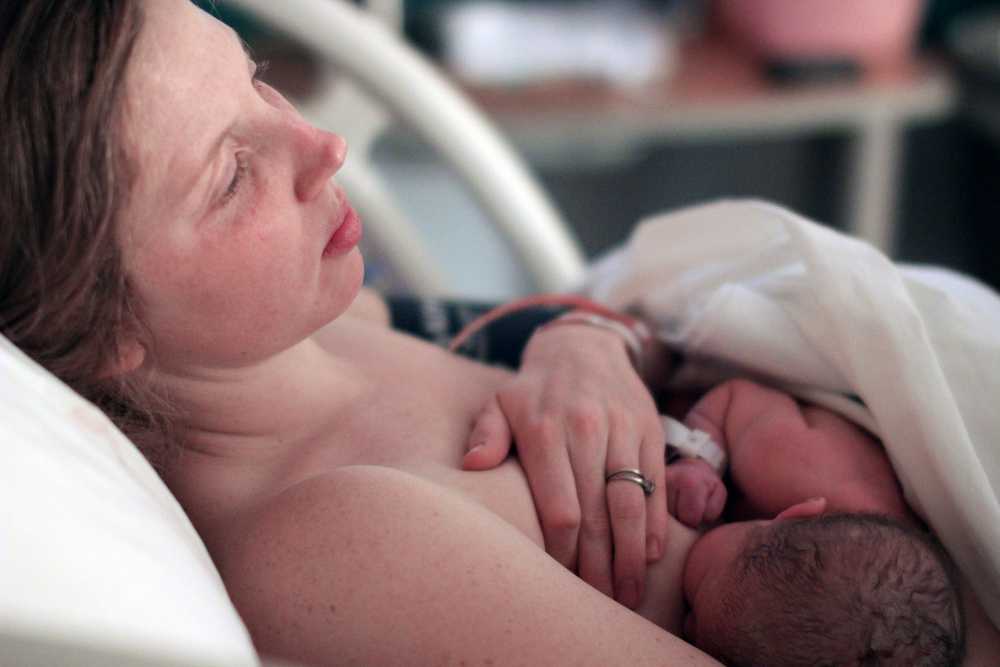 Приснились роды беременной, к чему, толкование сна в разных сонниках
