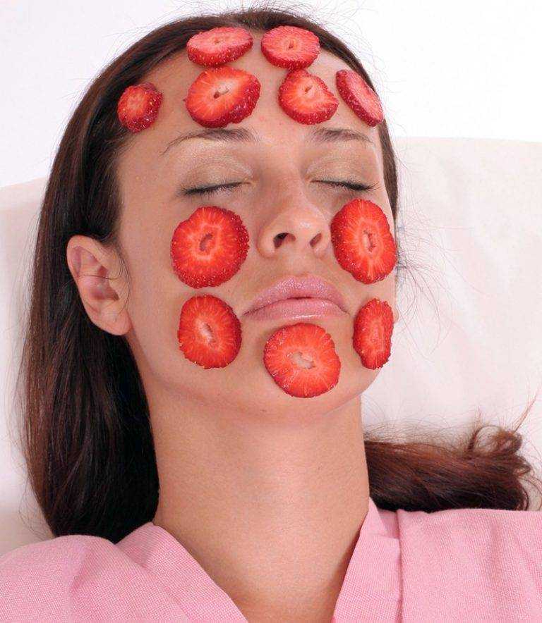 Клубника для лица: маски, пилинг и компрессы из сочной ягоды