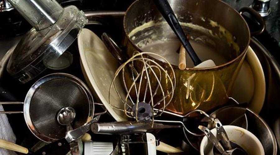 К чему снится грязная посуда: видеть во сне немытую кухонную утварь в раковине, на столе, в своём и чужом доме